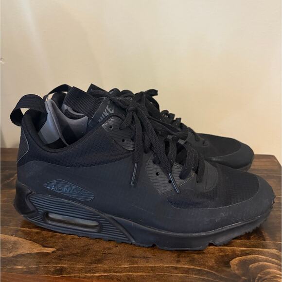 Nike Air Max 90 Essential Triple Black 806808-001 Men’s Size 10 Running Shoes - Picture 2 of 6